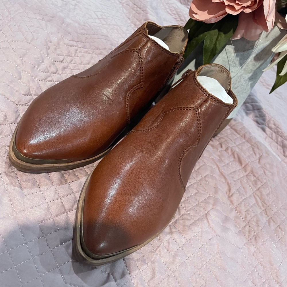 New Lucky Brand ankle pointy booties genuine leather